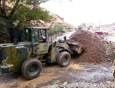 Νέο ατύχημα στον ΕΣ: Μηχάνημα του Μηχανικού έπεσε σε γκρεμό στο ΚΕΟΑΧ